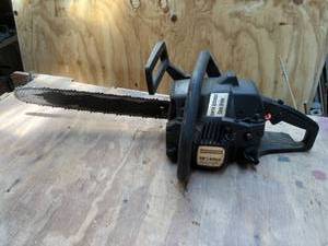 lot 1018 image: Craftsman Special Edition 18 inch 42 cc Chainsaw w Wrench (not shown)