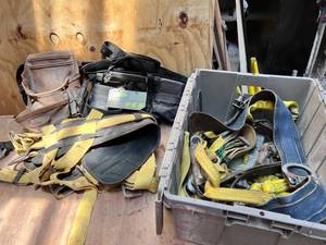 lot 1028 image: Tool Belts, Tool Bags, Safety Harnesses and Safety Lanyards