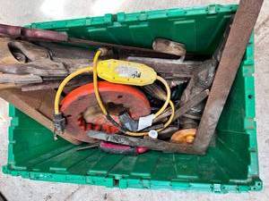 lot 1032 image: A lot of Misc Tools and Saws
