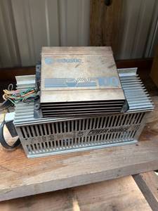 lot 1084 image: RV 40 Amp Power Inverter Power Supply, 100-Watt Audio Amp