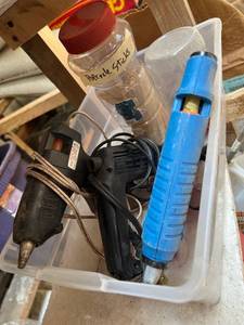 lot 1161 image: (3) Hot Glue Guns