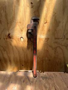 lot 1094 image: NYE 24 Inch pipe Wrench
