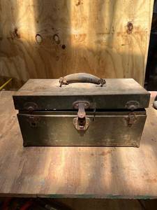 lot 1105 image: Union Vintage Tool Box Contents Included