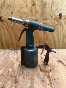 lot 1125 image: (2) Painting Spray Gun Heads