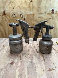 lot 1127 image: (2) Pneumatic Painting Spray Guns