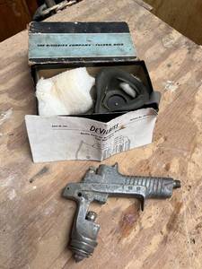 lot 1130 image: antique Vintage DeVilbliss Respirator w box and instructions and Air Sprayer Gun
