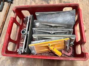 lot 1139 image: Lot of WallBoard Sheetrock Pole Sander Heads and Tools