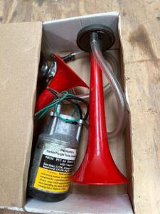 lot 1144 image: PVC Air Horn - 12 Volt with Compressor in box