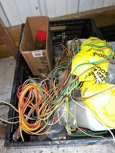 lot 1153 image: Lot of Car Wiring, Connectors, Fuses, Bulbs, LED, Trailer Connections
