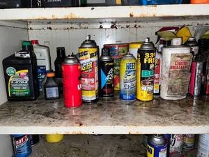 lot 2008 image: Lot of Automotive Fluids & Cleaners