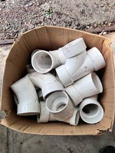 lot 1194 image: Multiple 3 PVC fittings