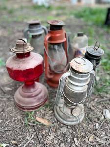 lot 1213 image: Lot of Antique Kerosene Oil Lamps