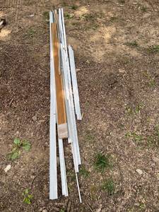 lot 1214 image: Bundle of Sheetrock Cornerbead & Tear Away L bead, trim chair rail
