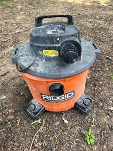 lot 1221 image: Ridgid Wet Dry Vac w Hose