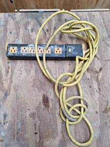 lot 3121 image: Utility Plug strip