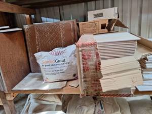 lot 3123 image: Lot of Misc Tile Accessories