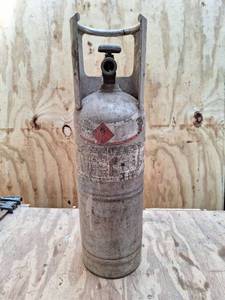lot 3126 image: Empty Propane Tank