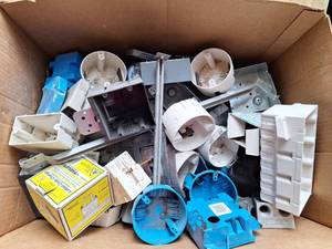 lot 3133 image: Lot of Electrical Switch lighting Boxes