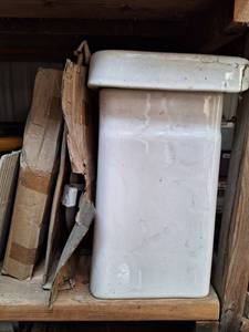 lot 3148 image: 19 in Porcelain Toilet Tank and NIB Seat