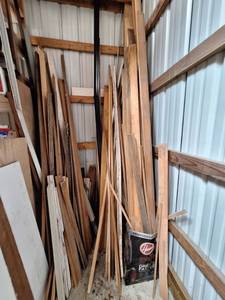 lot 3150 image: Lot of Trim, Corner Round, and Misc trim