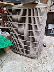 lot 201 image: Air Conditioning Unit - Model CK1 42-1A