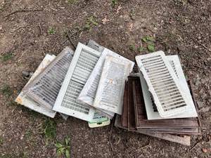 lot 1259 image: Lot of Vent Covers New and Used - Multiple Sizes