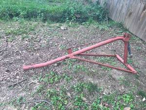 lot 1263 image: 3 Point Tractor Attachment - boom lift. Picker w top link