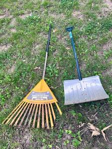 lot 1276 image: Rake and Metal Shovel
