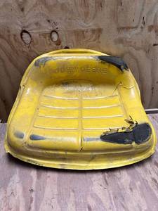 lot 1279 image: John Deere Seat