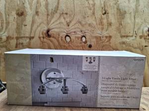 lot 3157 image: 3 Light Vanity Light Fitter