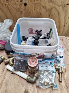 lot 3172 image: Lot of pex Crimping Adapters and Rings