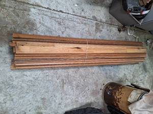 lot 3181 image: Lot of 35.  Split door Jam 82 in. wood grain