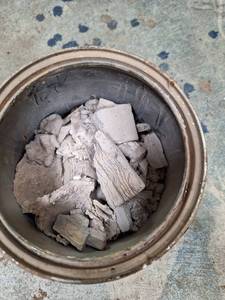 lot 3190 image: Can of Platinum. catalytic converter