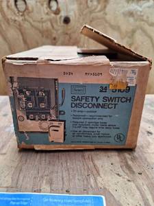 lot 3164 image: AC Safety Switch Disconnect