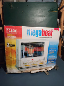 lot 4200 image: Mega Heat Portable Kerosene Heater
