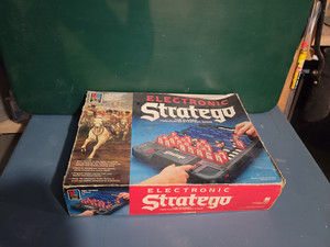 lot 4203 image: Electronic Stratego Game