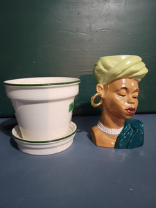 lot 4206 image: Lot of (2) Planters