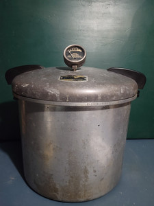lot 4210 image: Magic Seal Pressure Cooker