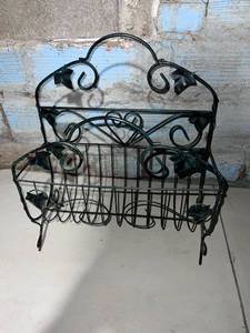 lot 4500 image: Magazine Rack