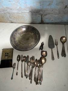 lot 4508 image: Silver Plated Tableware - Oneida - Holmes and Edwards - W Rogers - Reed and Barton