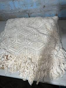 lot 4513 image: Vintage Hand Crocheted Lace Quilt - Full Size