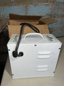 lot 4515 image: HydroFarm Grow Light 120V 4.05A 60HZ