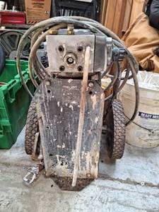 lot 6014 image: Campbell Hausfeld Paint Sprayer