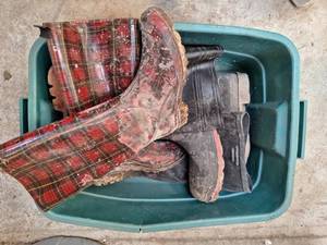 lot 6016 image: Lot of Water Resistant Boots - Used for Construction Purposes