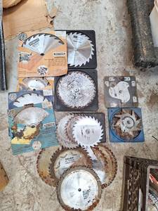 lot 3101 image: Lot of Saw Blades