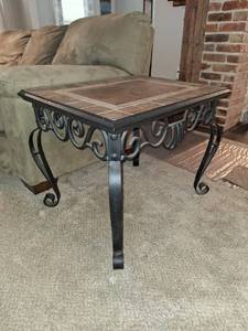 lot 46 image: Hand Crafted Tile Top End Table