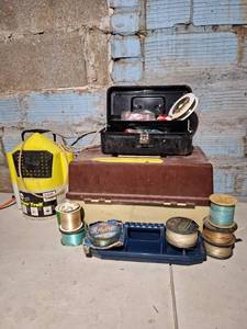 lot 4520 image: Lot of Fishing Equipment