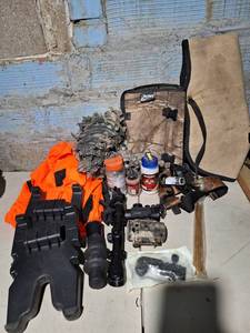 lot 4531 image: Lot of Hunting Equipment