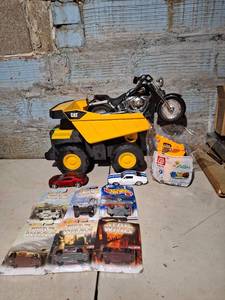lot 4533 image: Lot of Toy Cars