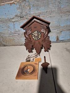 lot 4545 image: Reproduction Cuckoo Clock